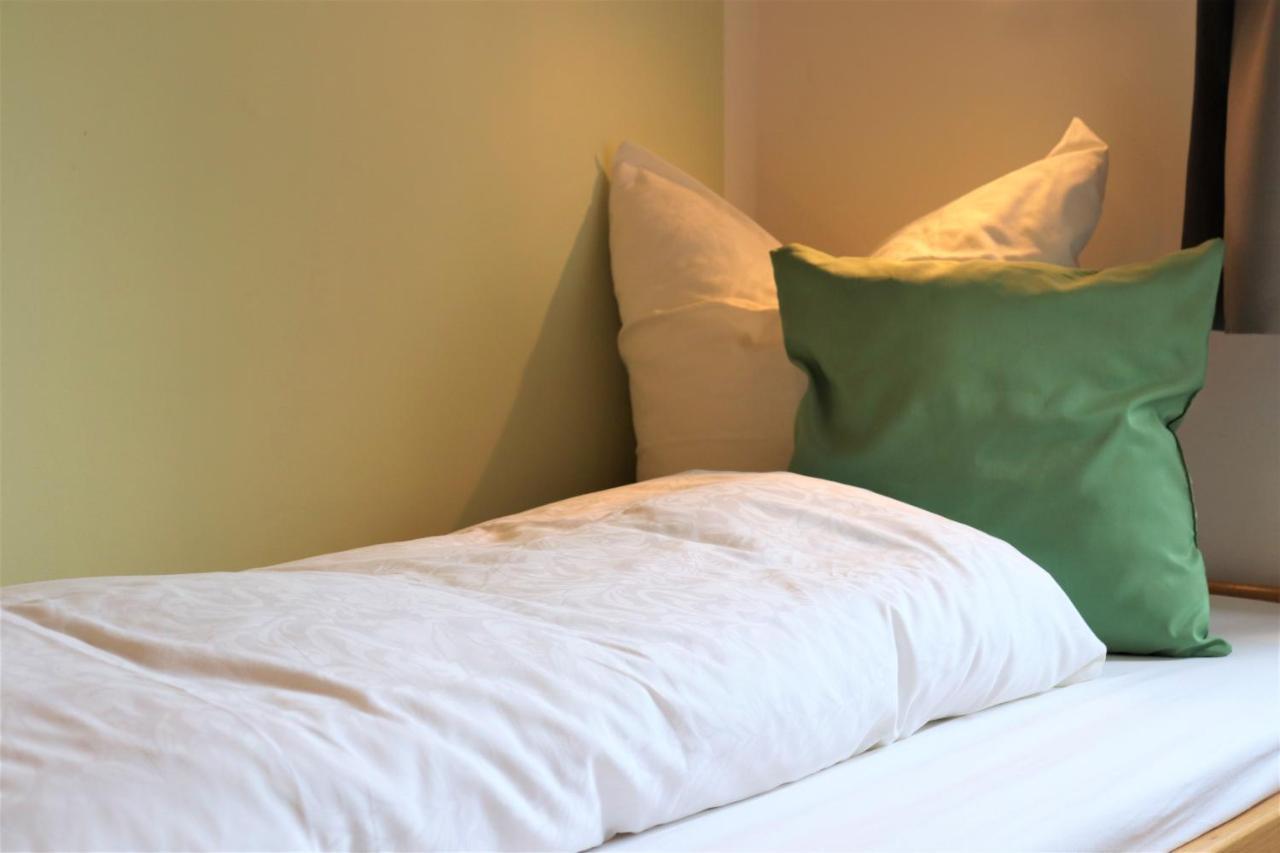 Wohnung #5 Mit Balkon - Zentrale Dennoch Ruhige Lage Mit Terrasse - Stadtbus Vor Der Tuer! Линдау Экстерьер фото